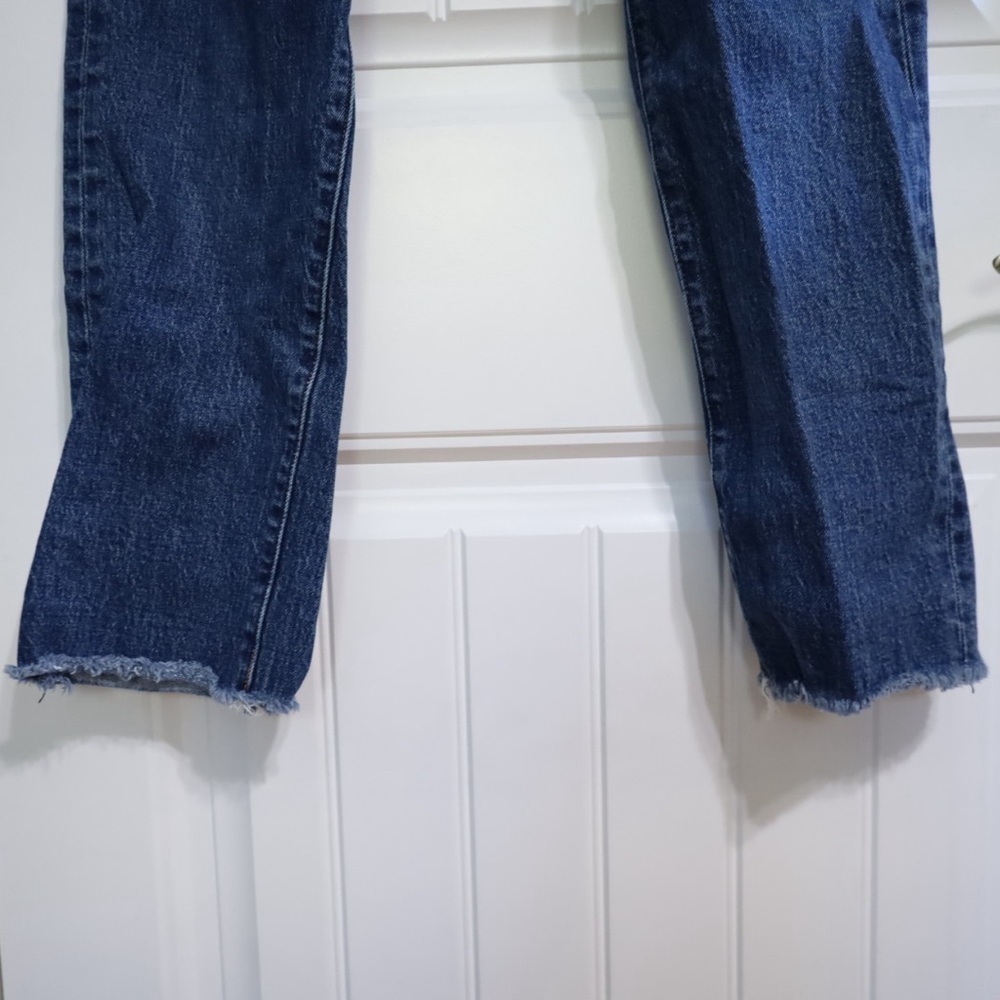 Levi’s Wedgie Straight Fit Women’s Jeans in Below the Belt Medium Wash Size 27 - Picture 3 of 10